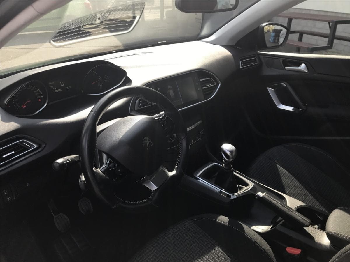 2019 Peugeot 308 - 7