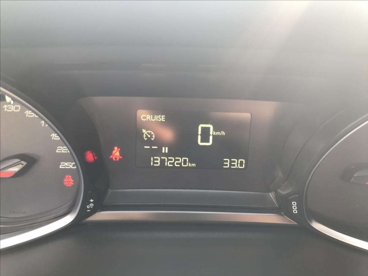 2019 Peugeot 308 - 11