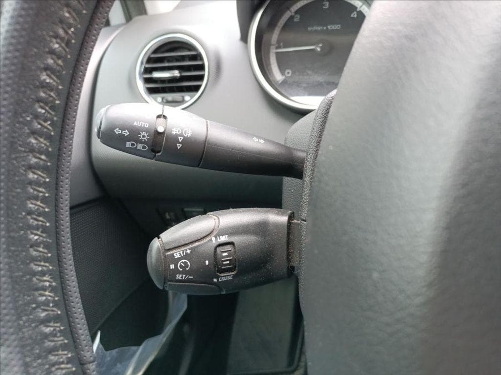 2012 Peugeot 308 - 17