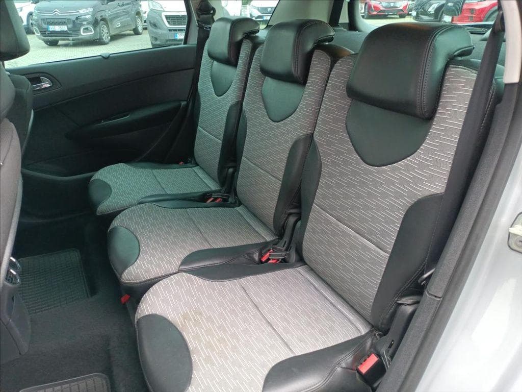 2012 Peugeot 308 - 5