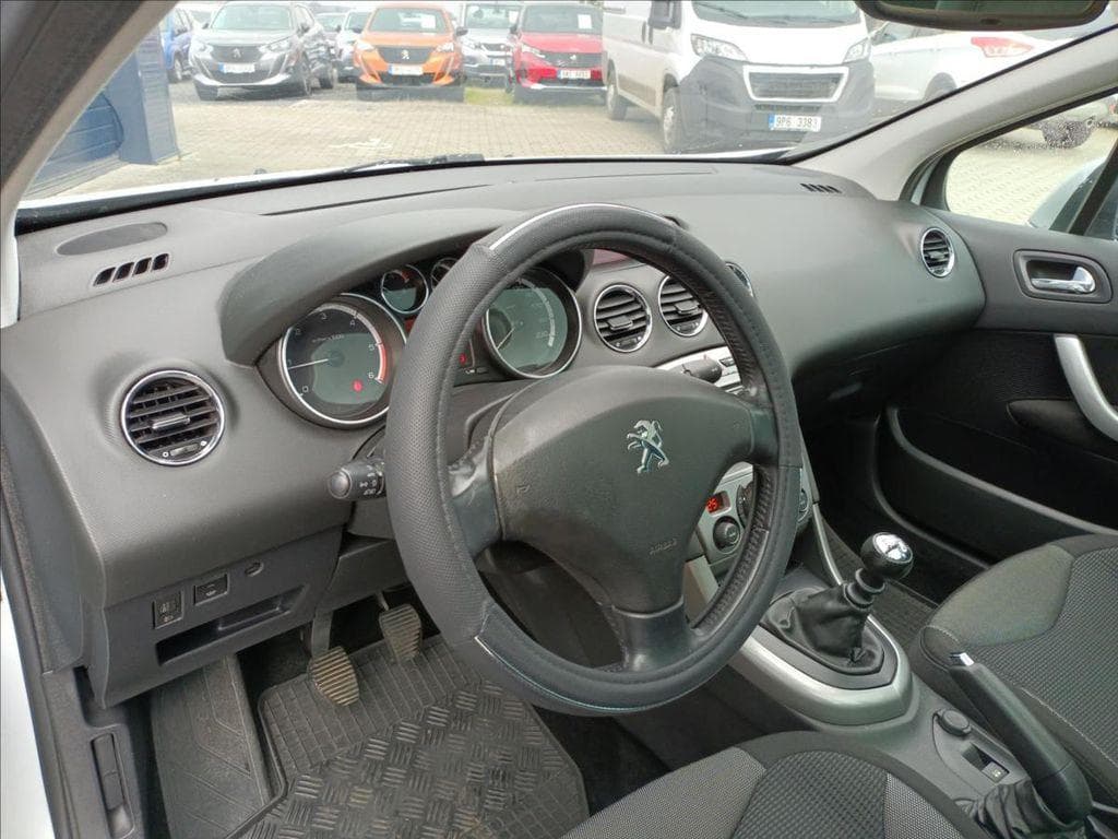 2012 Peugeot 308 - 13