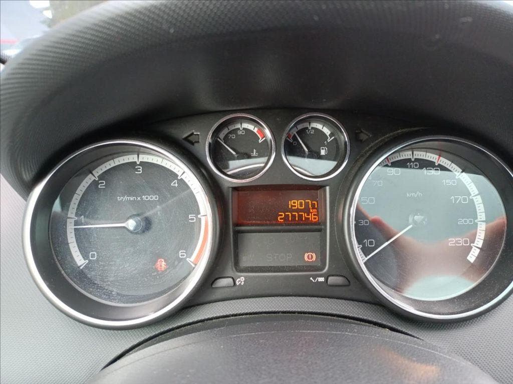 2012 Peugeot 308 - 12