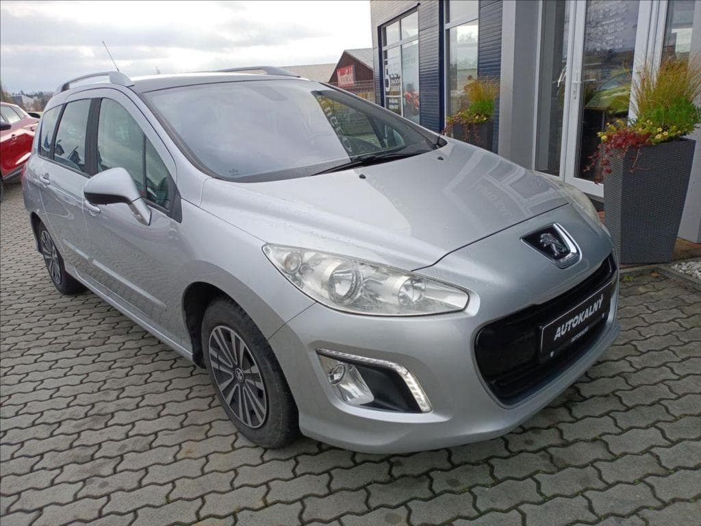 2012 Peugeot 308 - 8