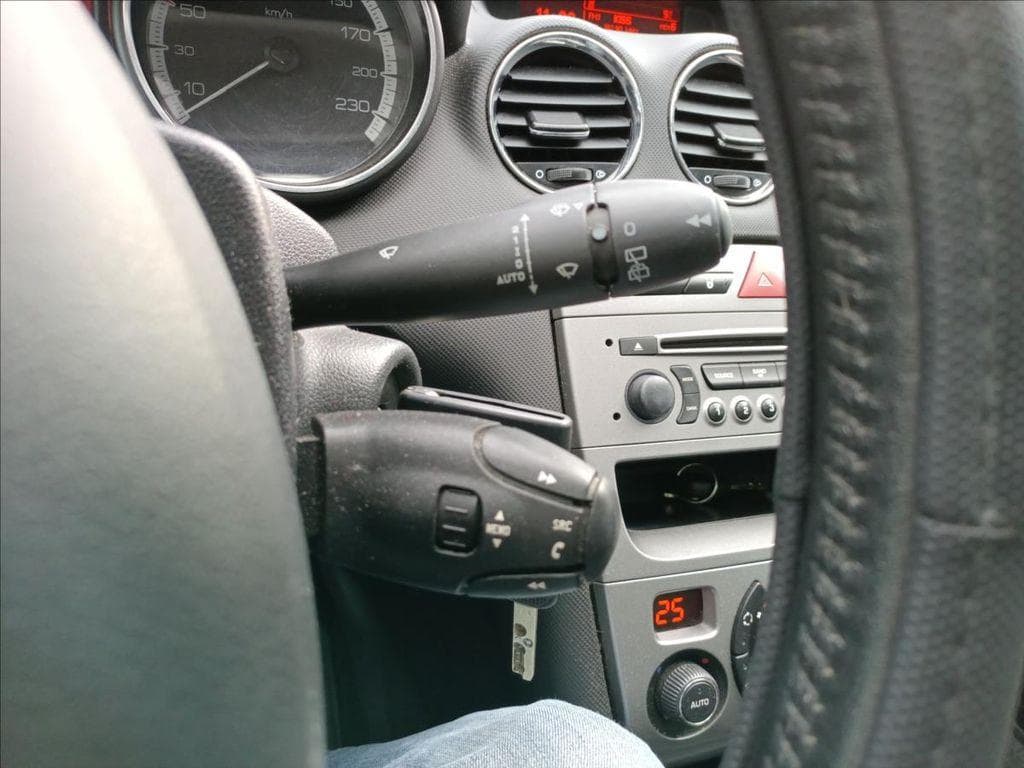 2012 Peugeot 308 - 18