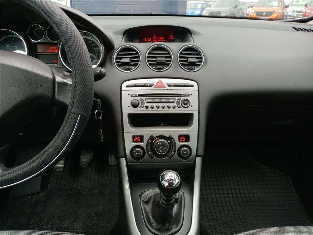 2012 Peugeot 308 - 19