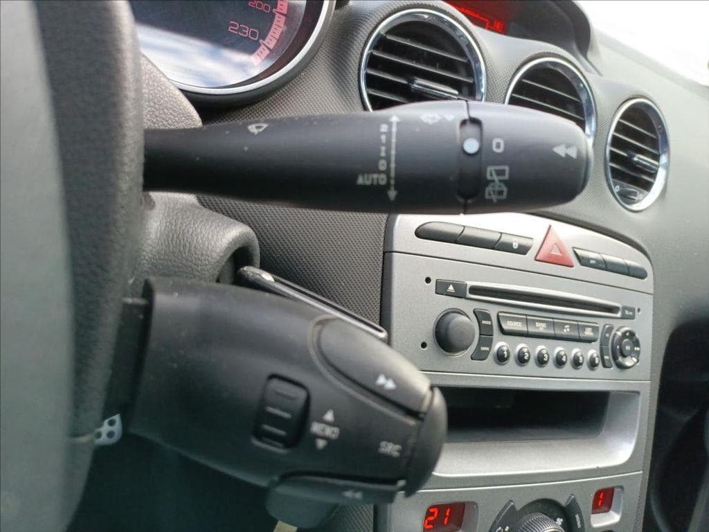 2010 Peugeot 308 - 19