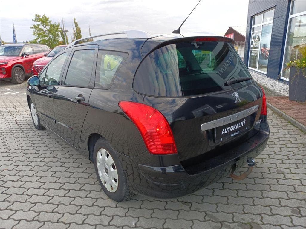 2010 Peugeot 308 - 10