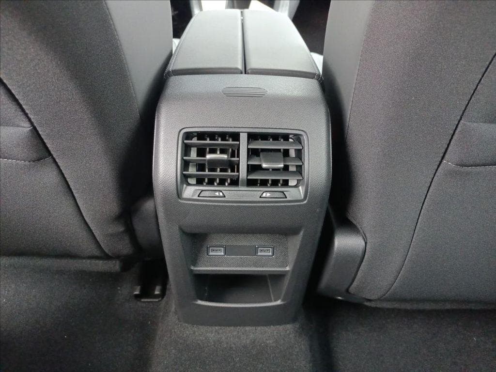 2025 Peugeot 308 - 18