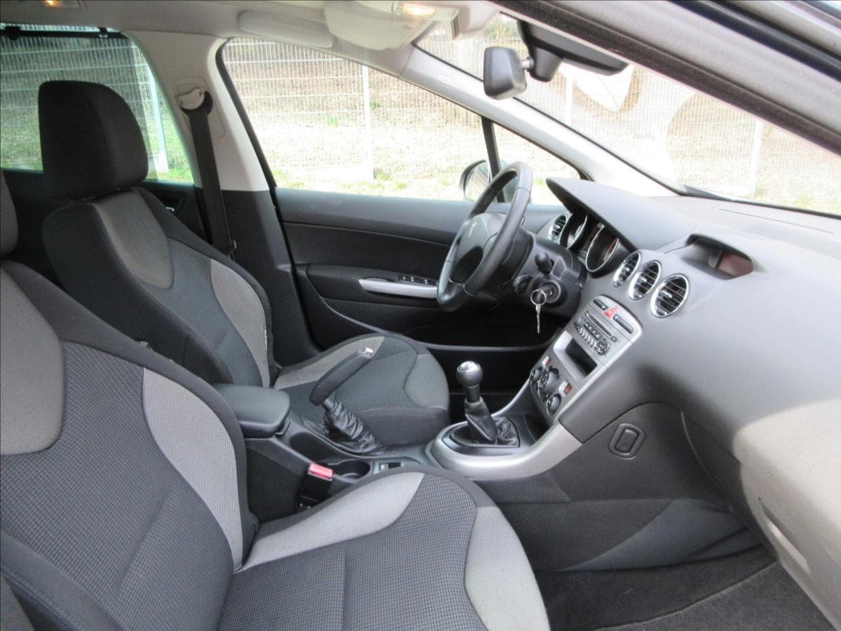 2013 Peugeot 308 - 14