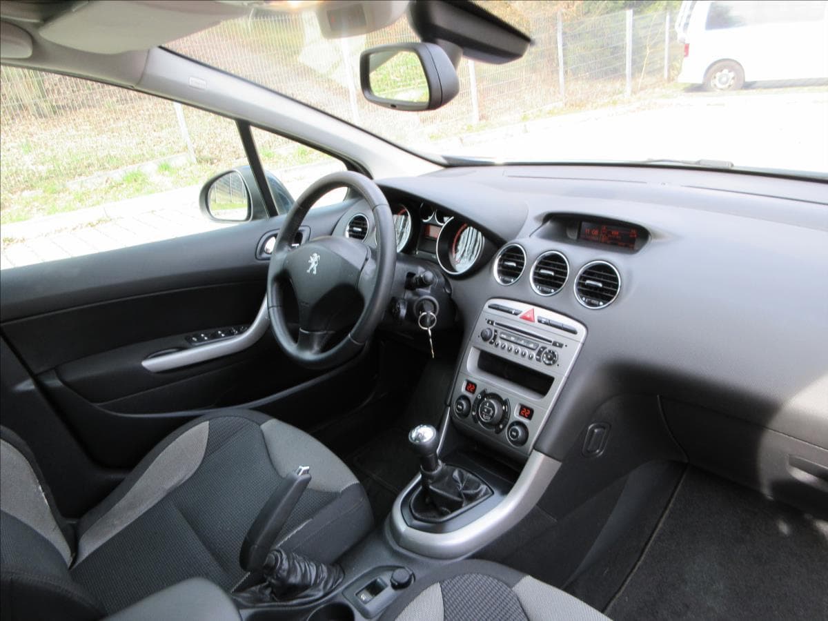 2013 Peugeot 308 - 15