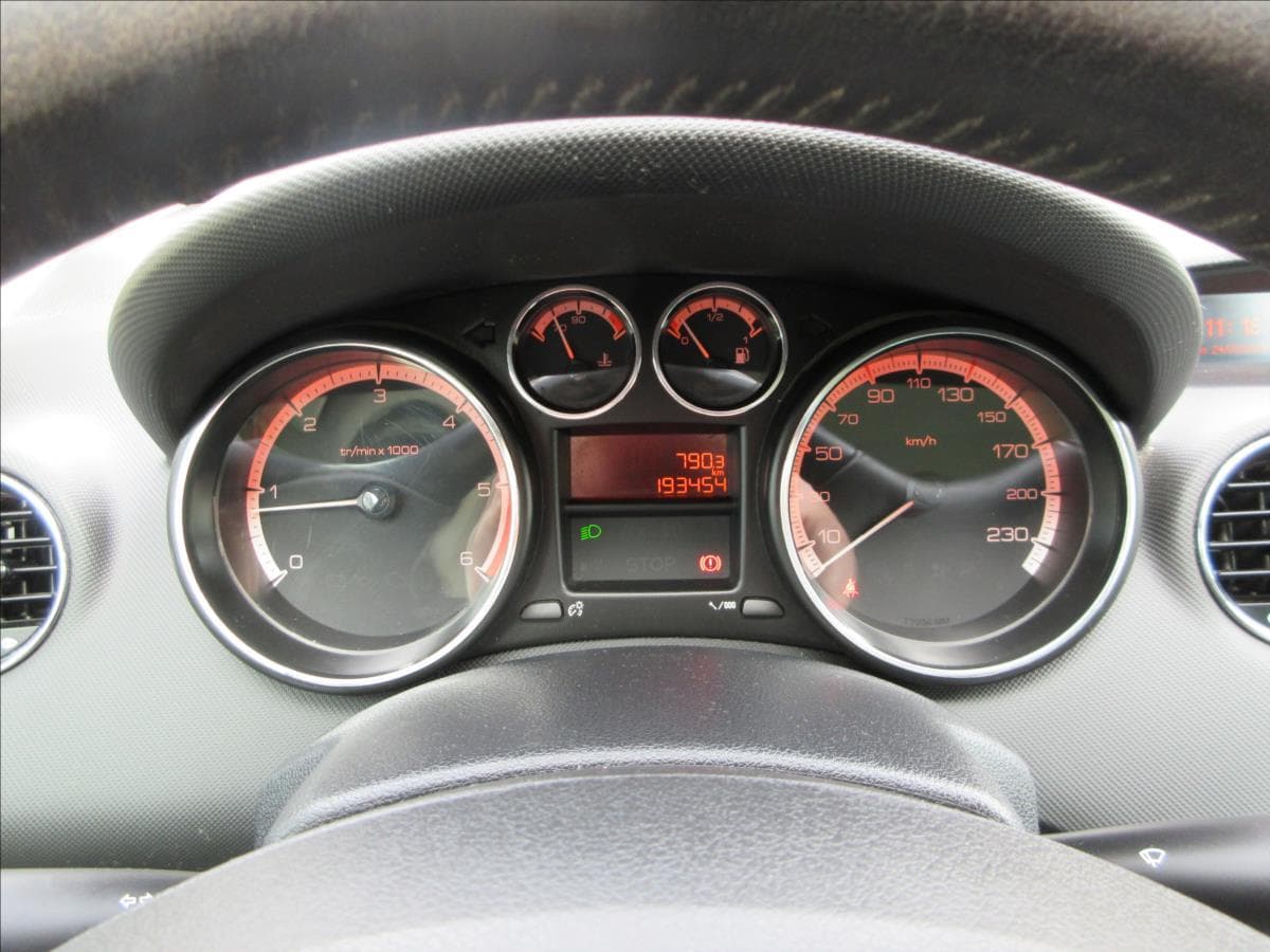2013 Peugeot 308 - 19