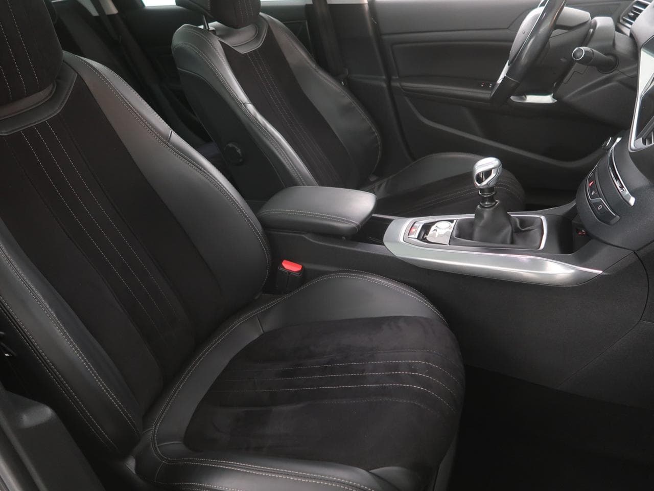 2016 Peugeot 308 - 12