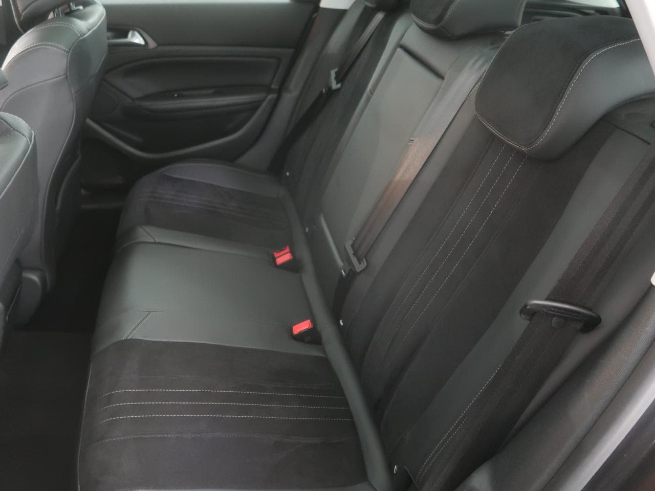 2016 Peugeot 308 - 15