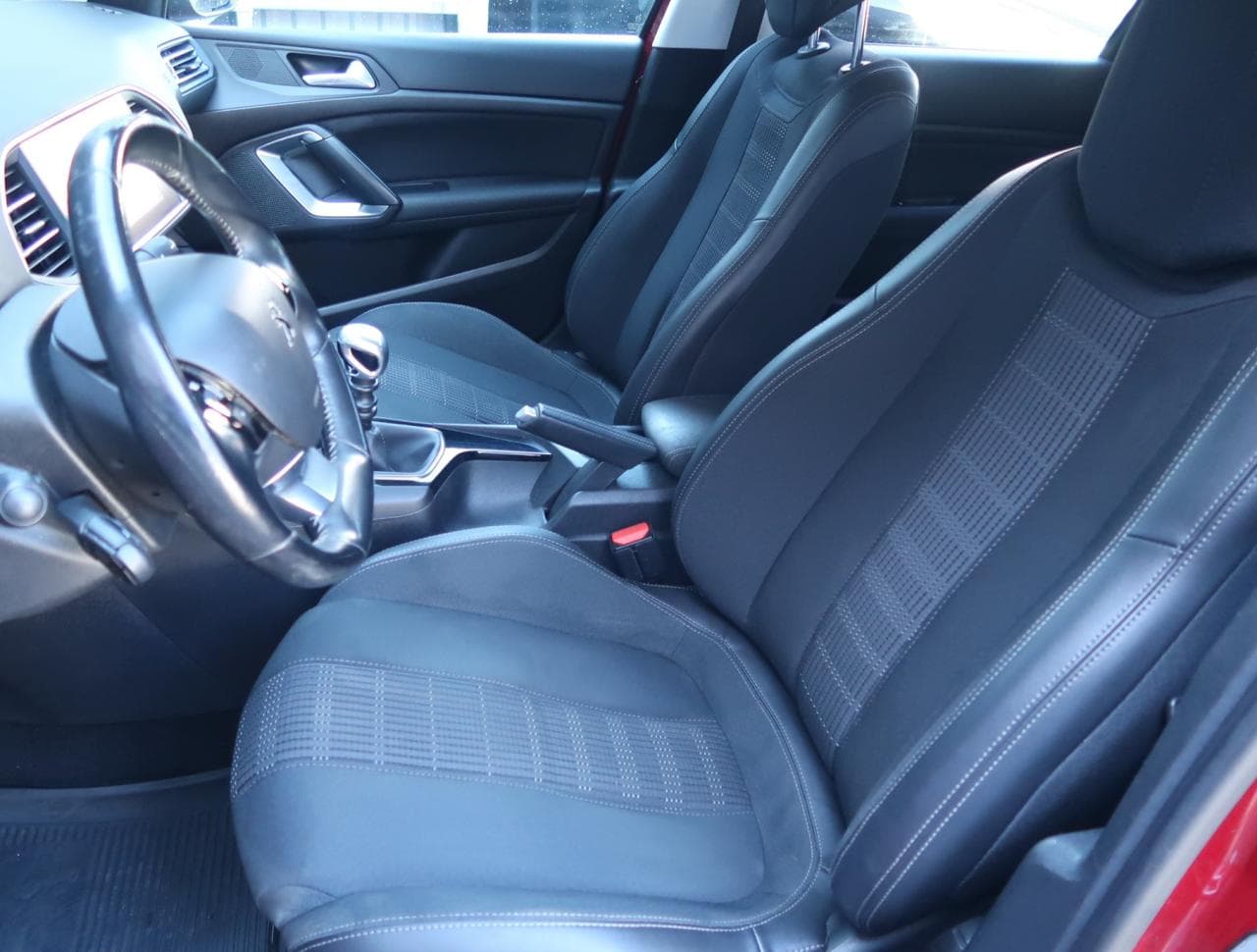 2018 Peugeot 308 - 22