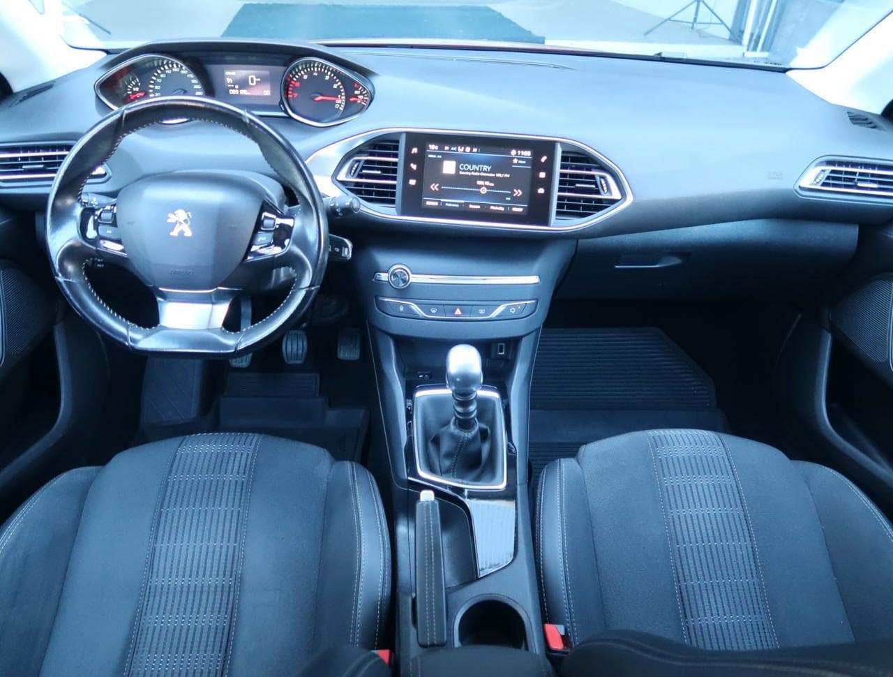 2018 Peugeot 308 - 13