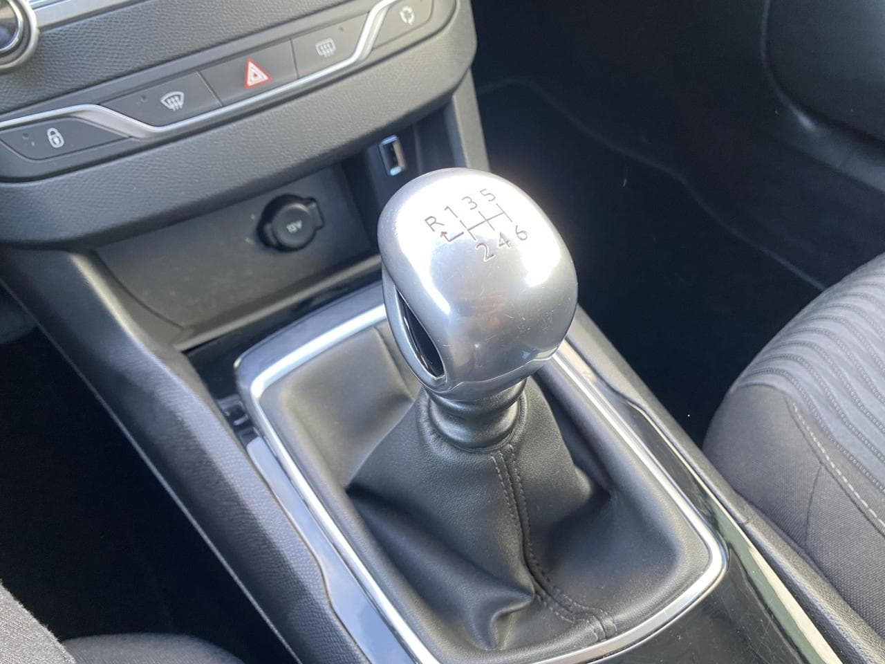 2016 Peugeot 308 - 14