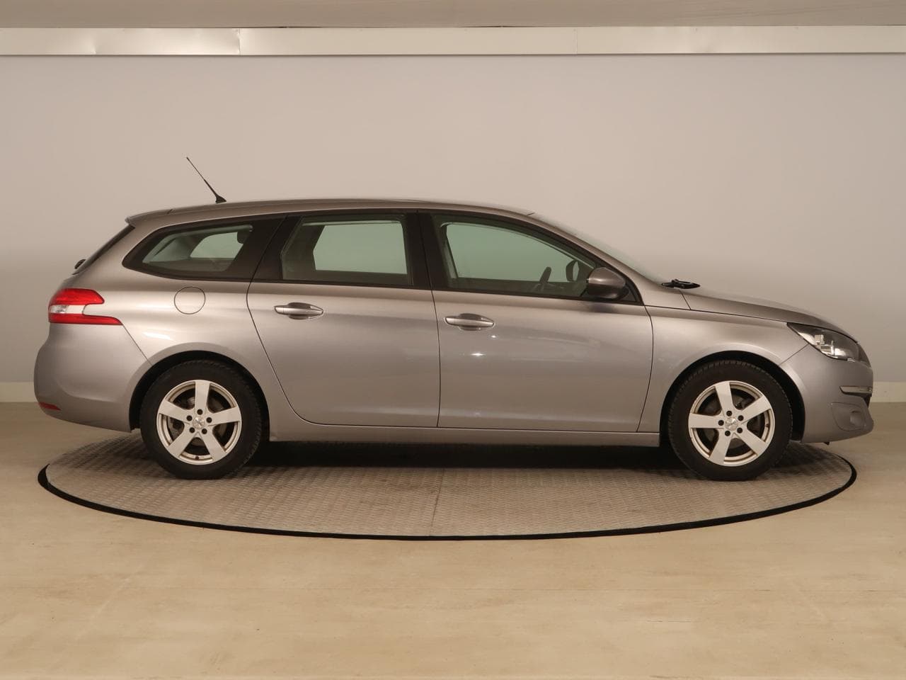 2017 Peugeot 308 - 13