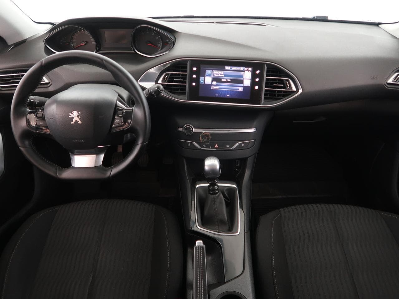 2017 Peugeot 308 - 17