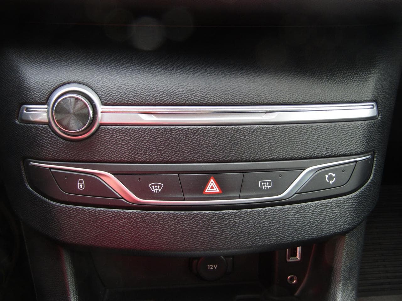 2016 Peugeot 308 - 15