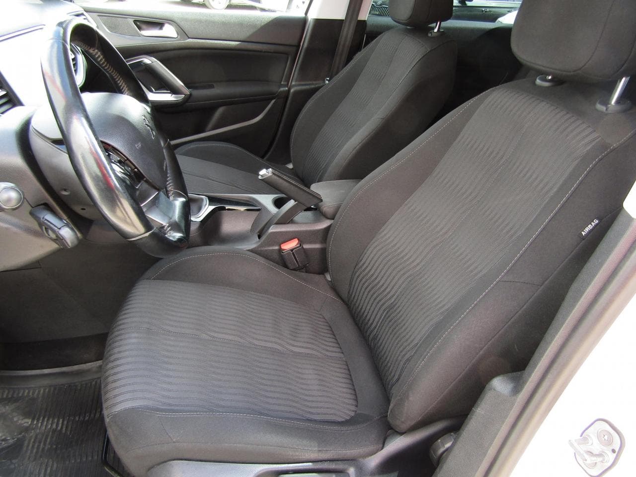 2016 Peugeot 308 - 9