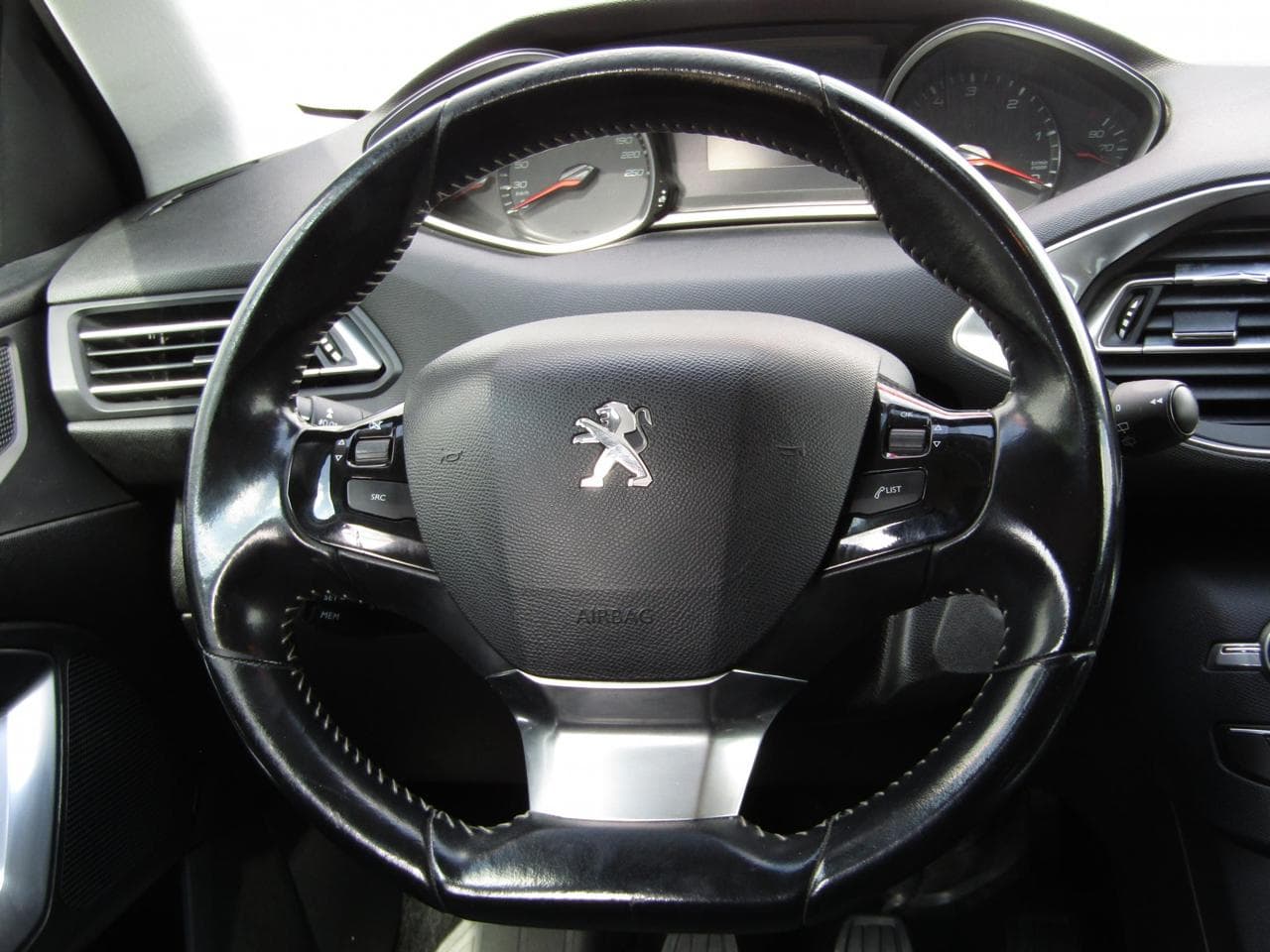 2016 Peugeot 308 - 14