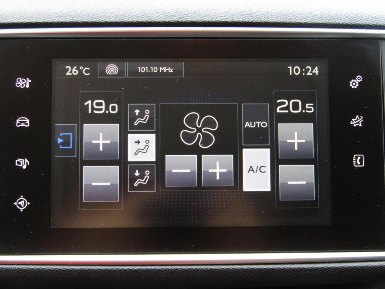 2016 Peugeot 308 - 16