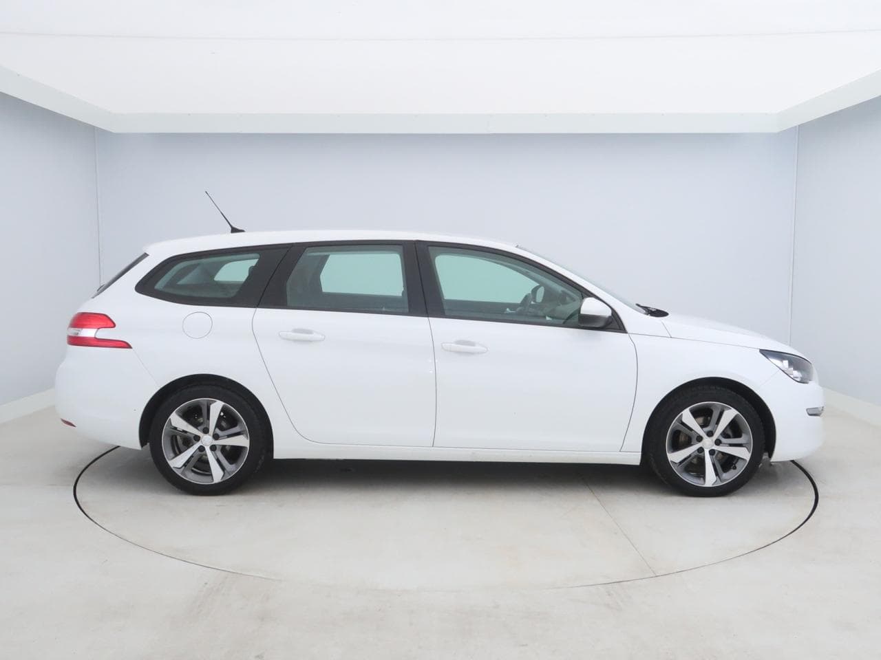 2015 Peugeot 308 - 8