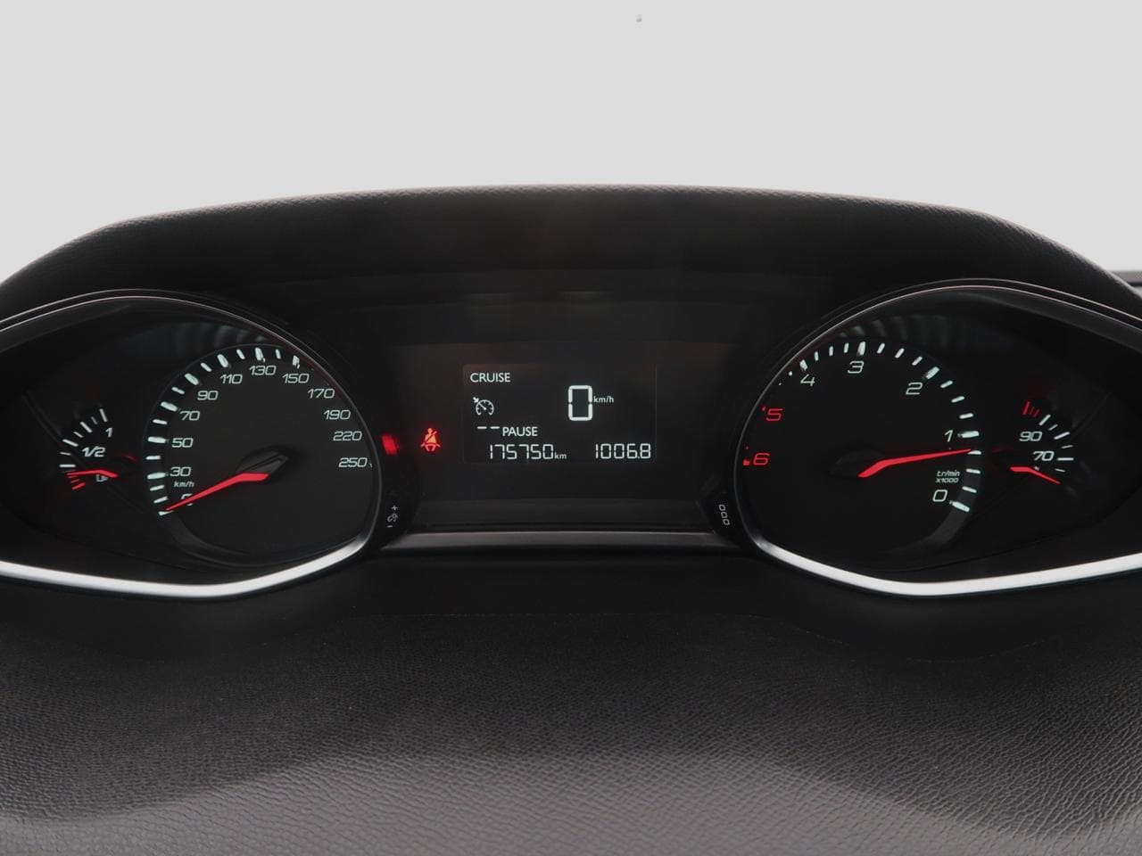 2015 Peugeot 308 - 17