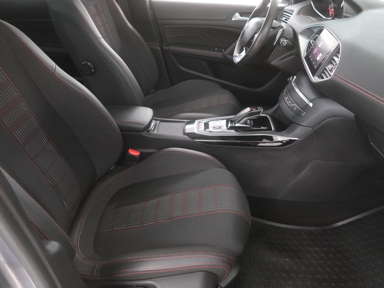 2020 Peugeot 308 - 12