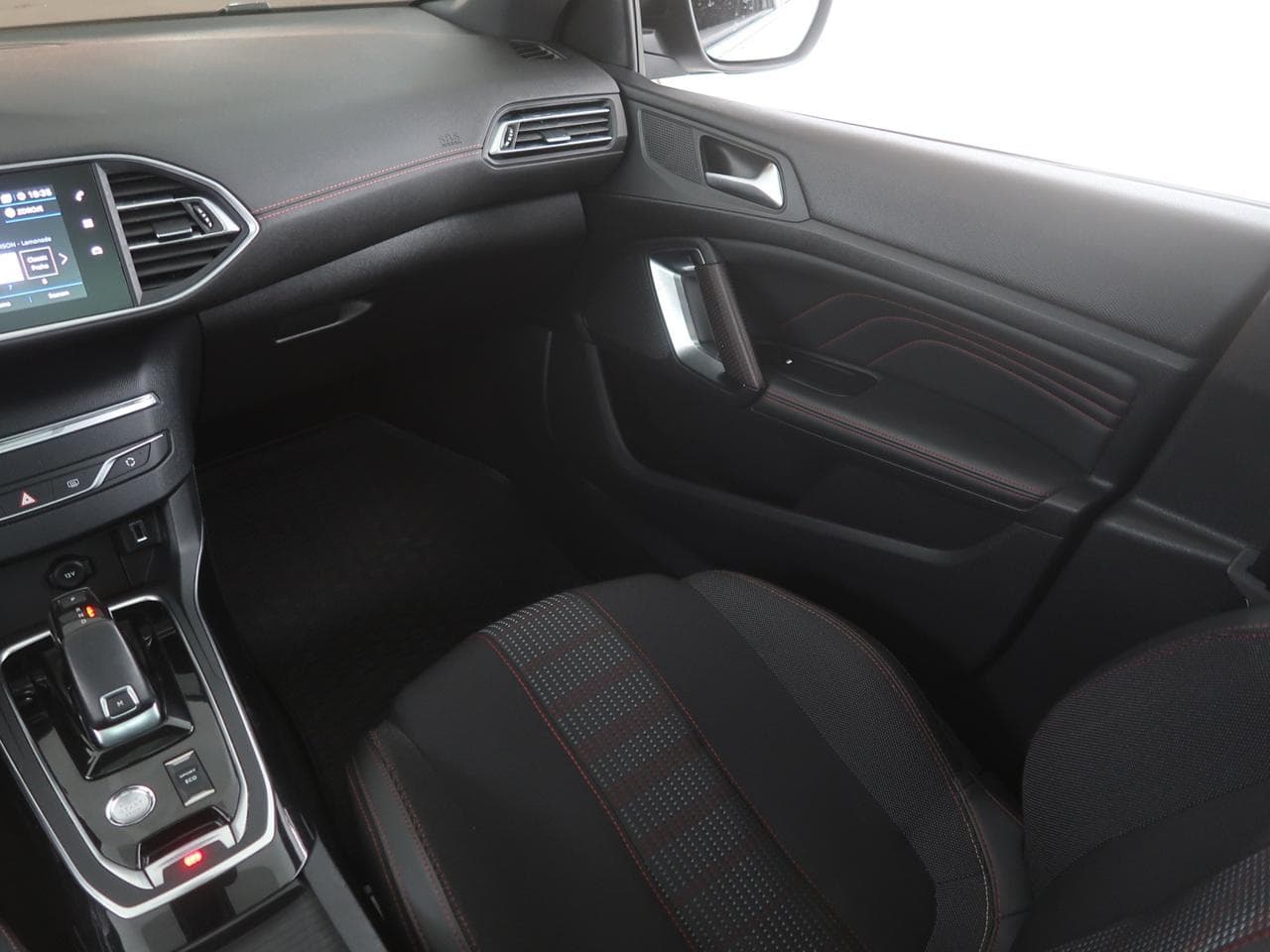 2020 Peugeot 308 - 11