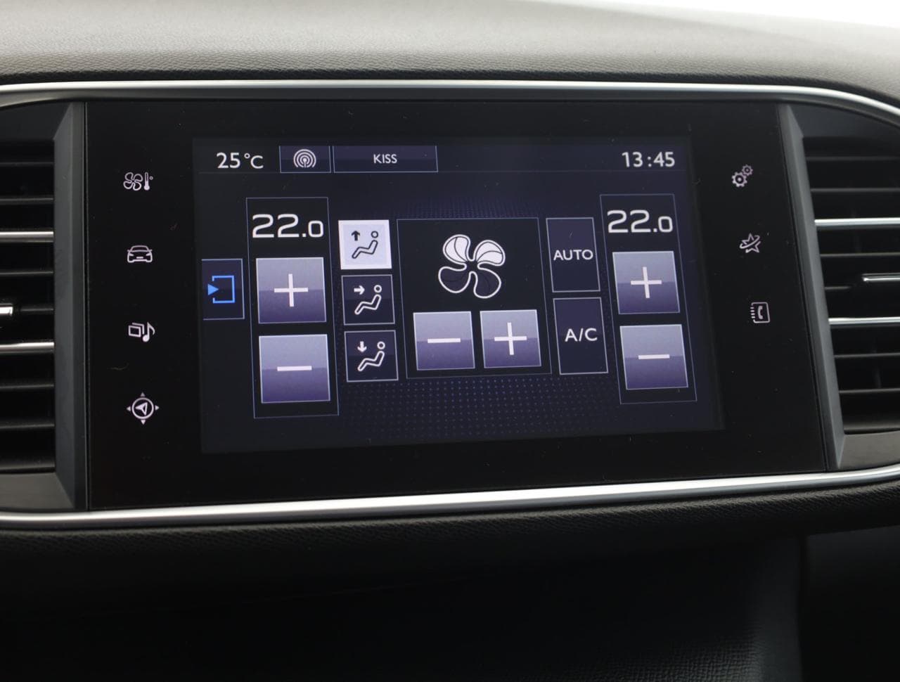 2017 Peugeot 308 - 19