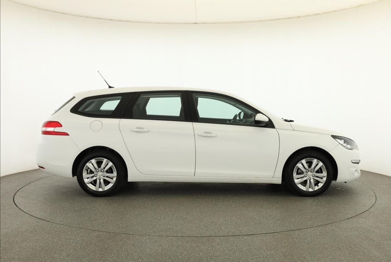 2017 Peugeot 308 - 8