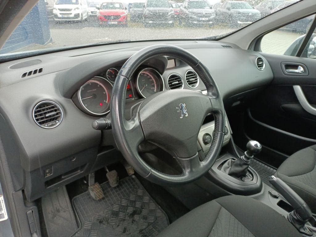 2010 Peugeot 308 - 8