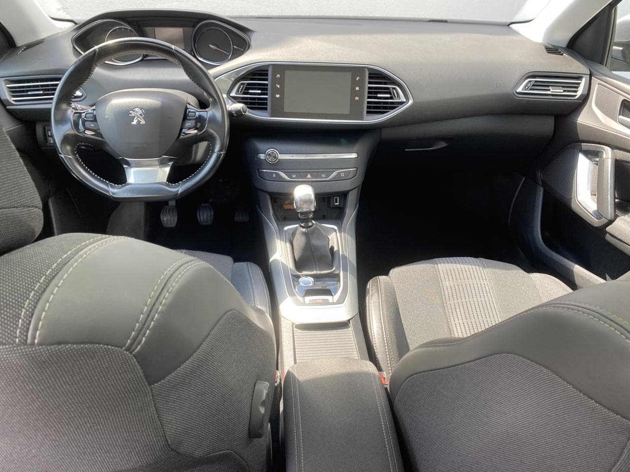 2018 Peugeot 308 - 9