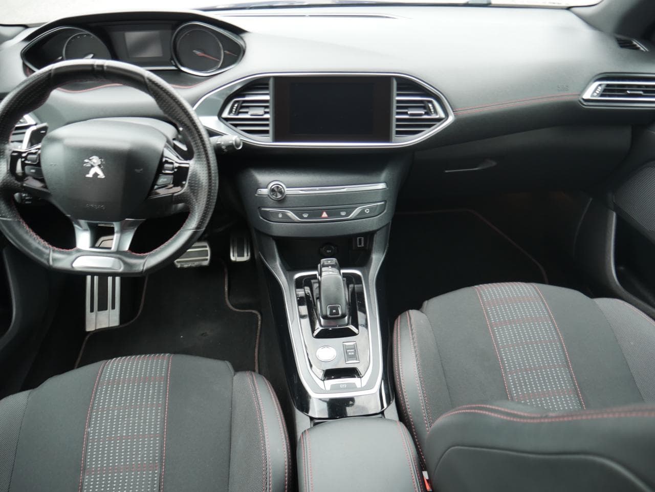 2018 Peugeot 308 - 8