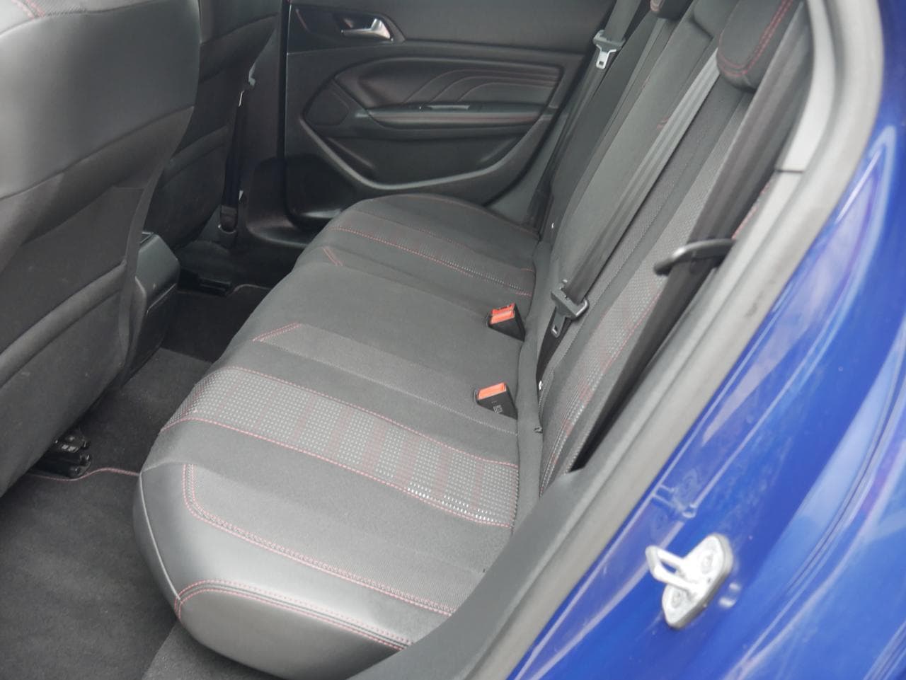2018 Peugeot 308 - 12