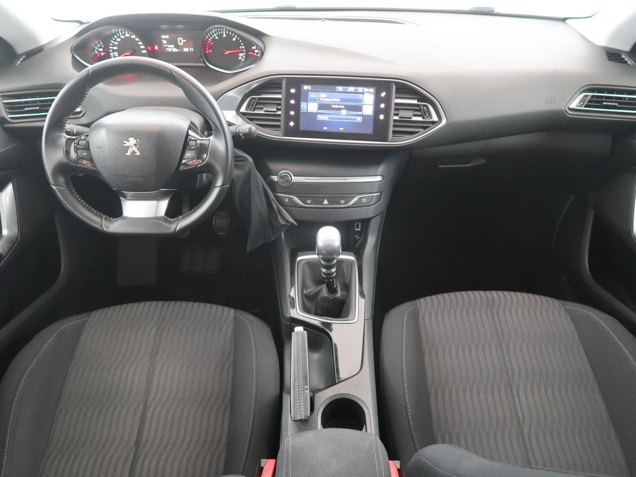 2015 Peugeot 308 - 10