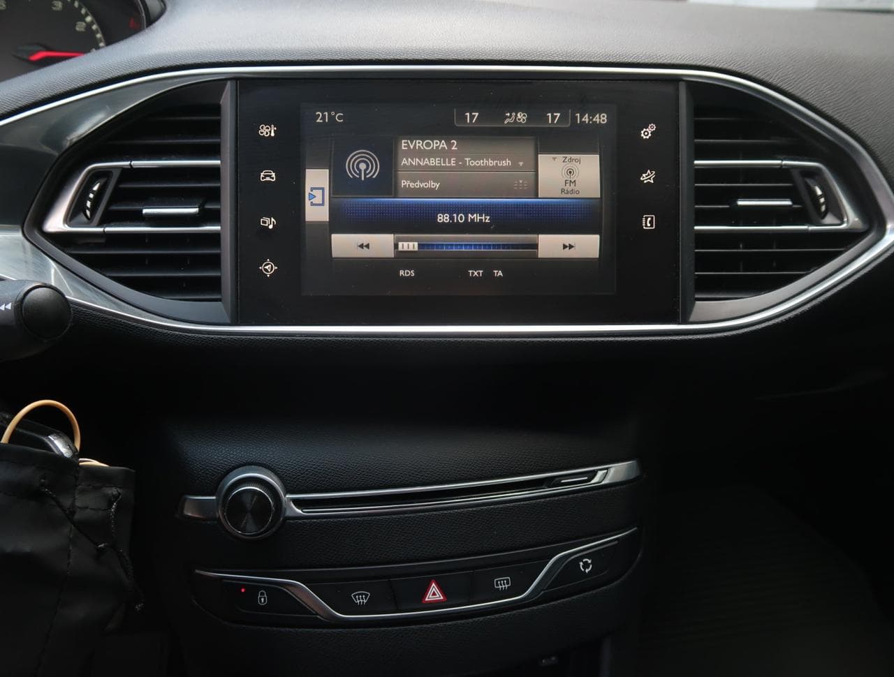 2017 Peugeot 308 - 18