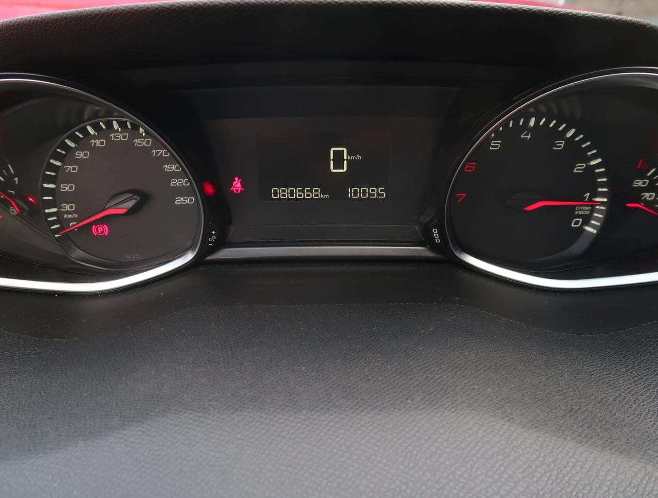 2017 Peugeot 308 - 17