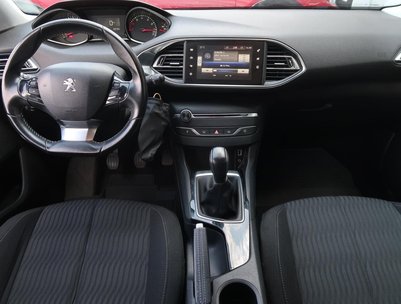 2017 Peugeot 308 - 10