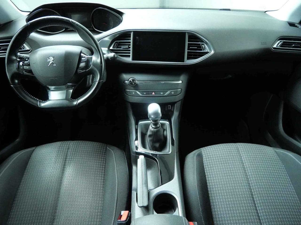 2018 Peugeot 308 - 8