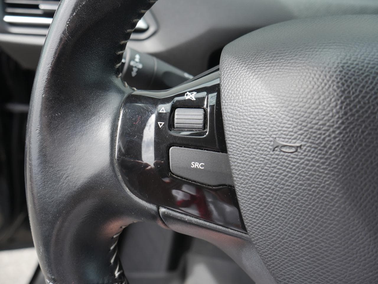 2016 Peugeot 308 - 14