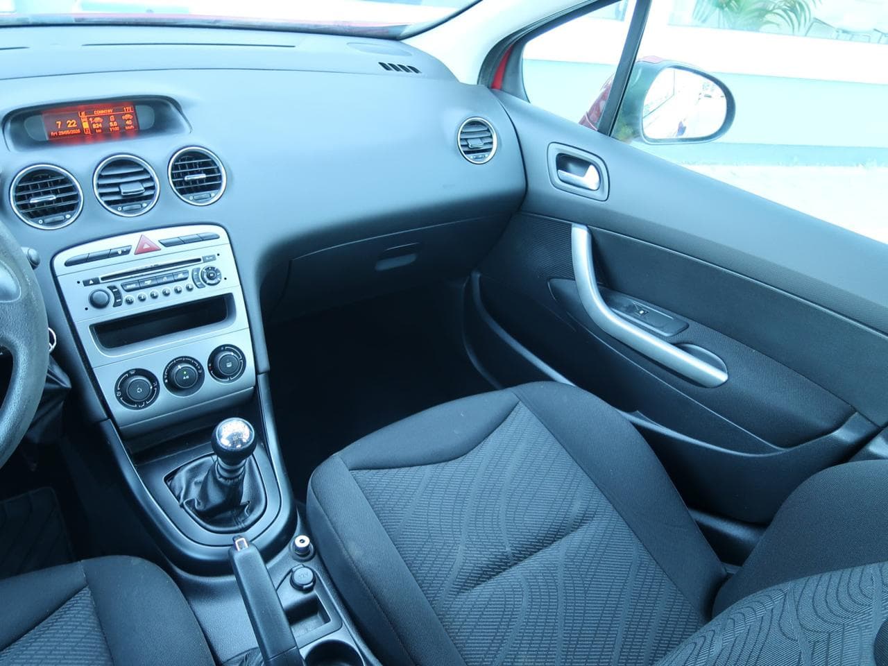 2010 Peugeot 308 - 11