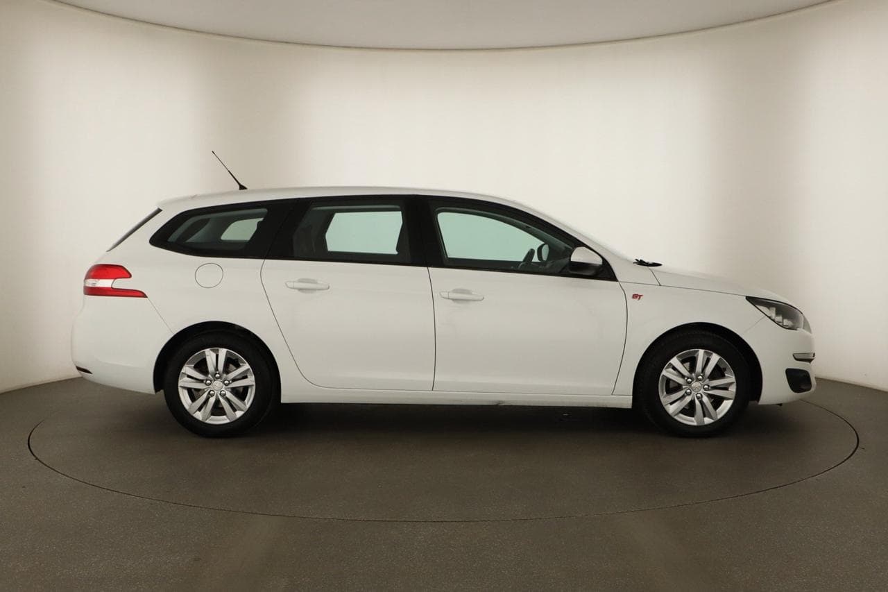 2017 Peugeot 308 - 8