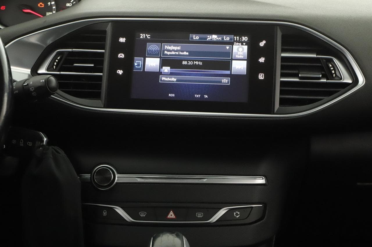2017 Peugeot 308 - 16
