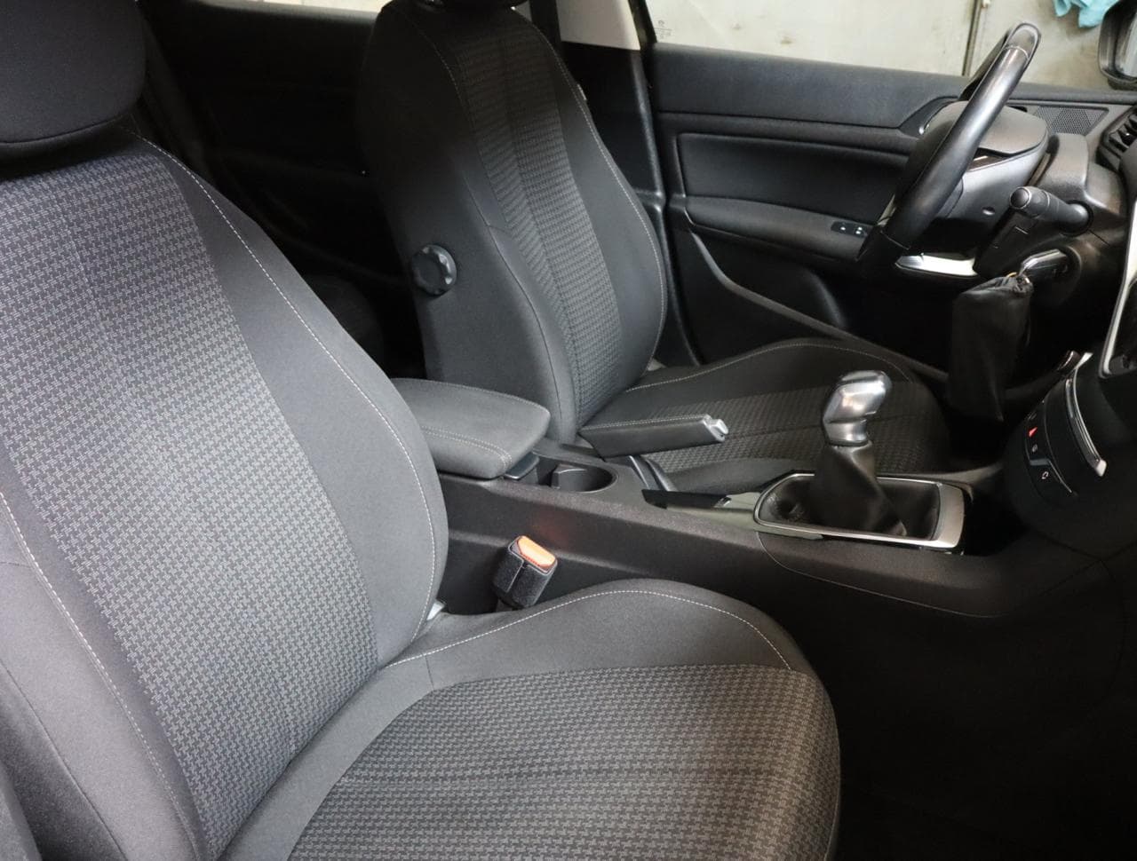 2018 Peugeot 308 - 12