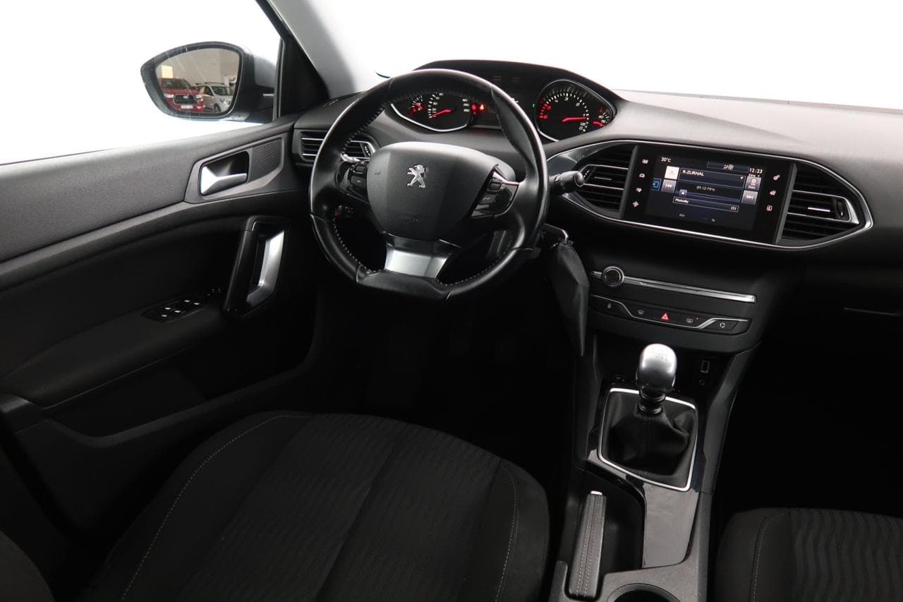 2016 Peugeot 308 - 11