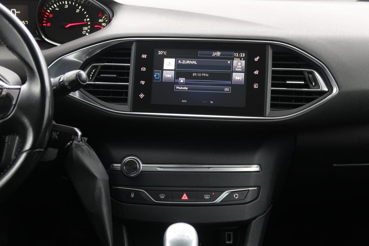 2016 Peugeot 308 - 33