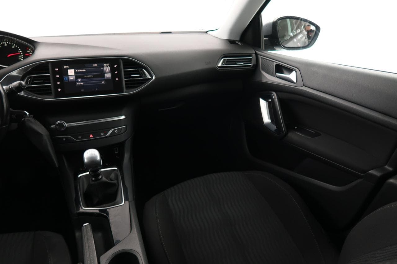 2016 Peugeot 308 - 15