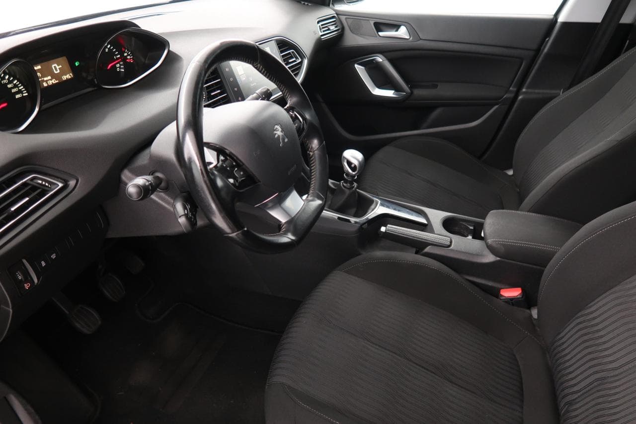 2016 Peugeot 308 - 29